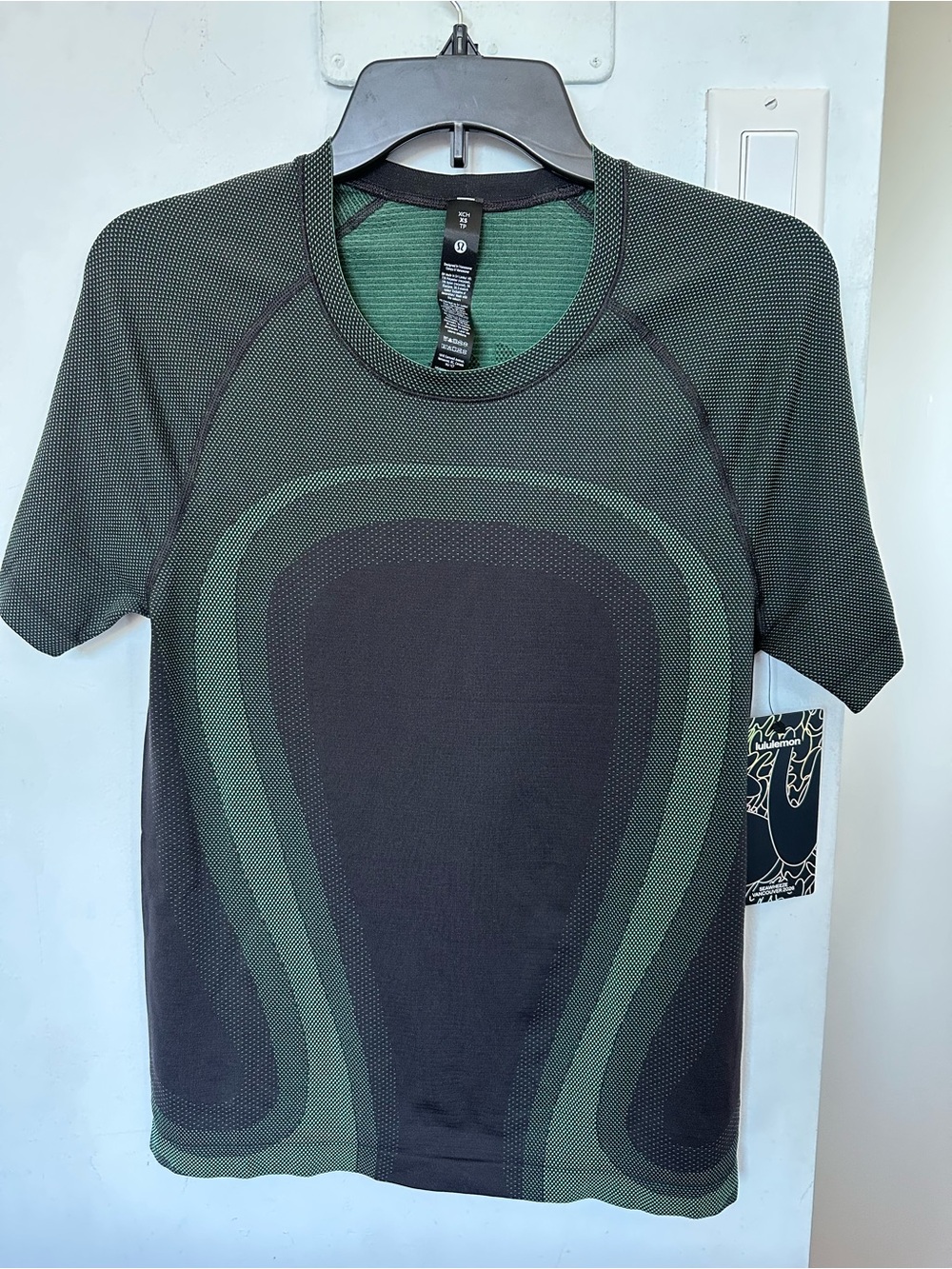 NWT XS Lululemon Metal Vent Tech Short Sleeve Shirt Black - 2026 SeaWheeze